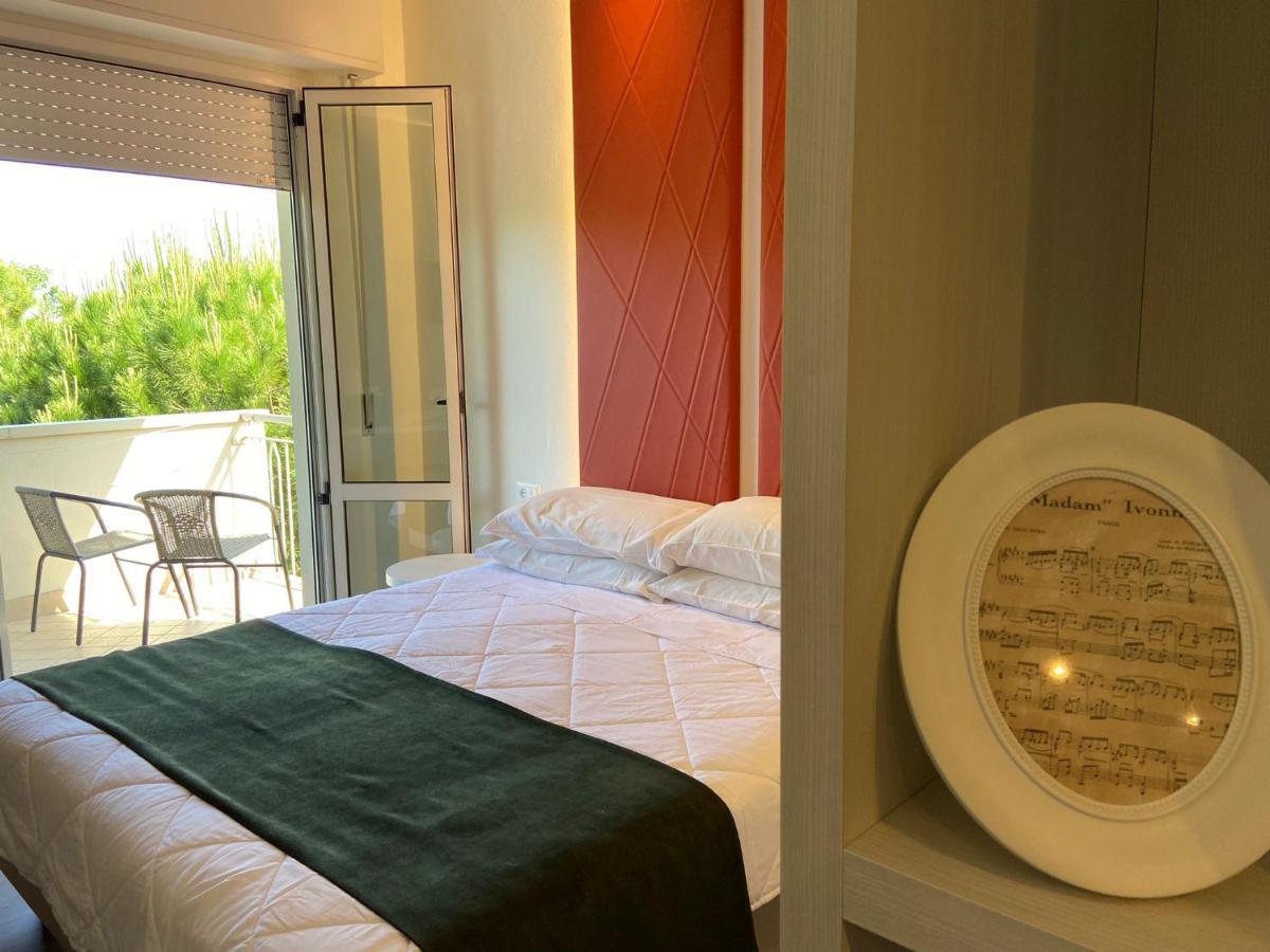 Hotel Loretta & Dependance Cervia Exteriör bild