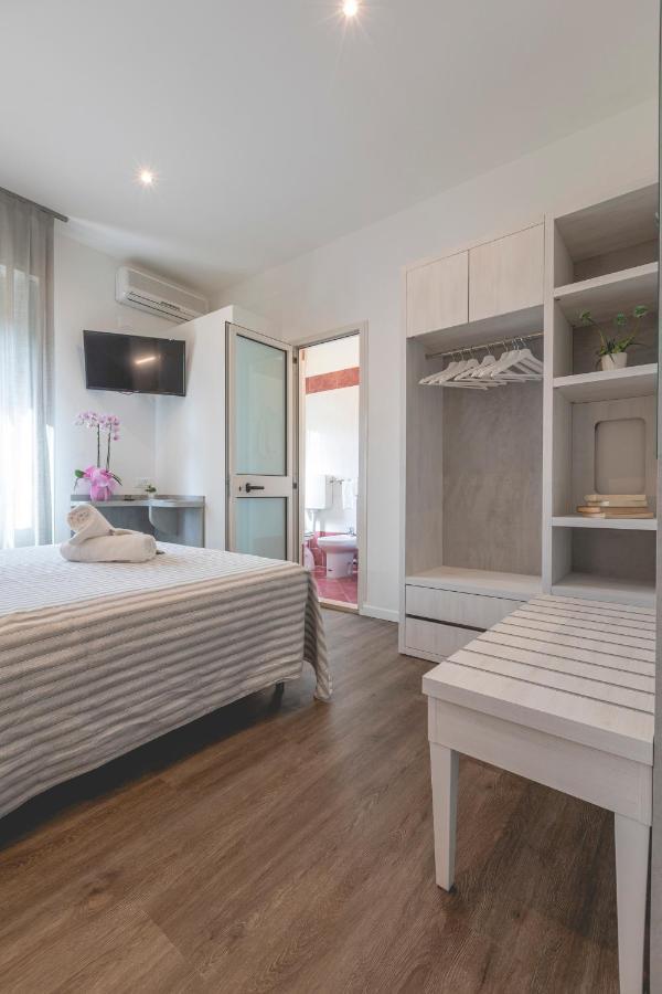 Hotel Loretta & Dependance Cervia Exteriör bild