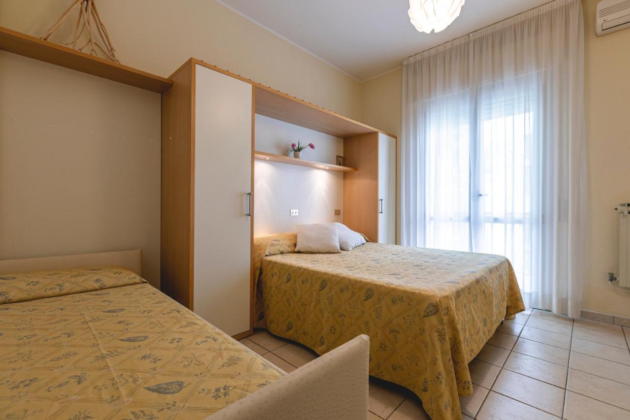 Hotel Loretta & Dependance Cervia Exteriör bild
